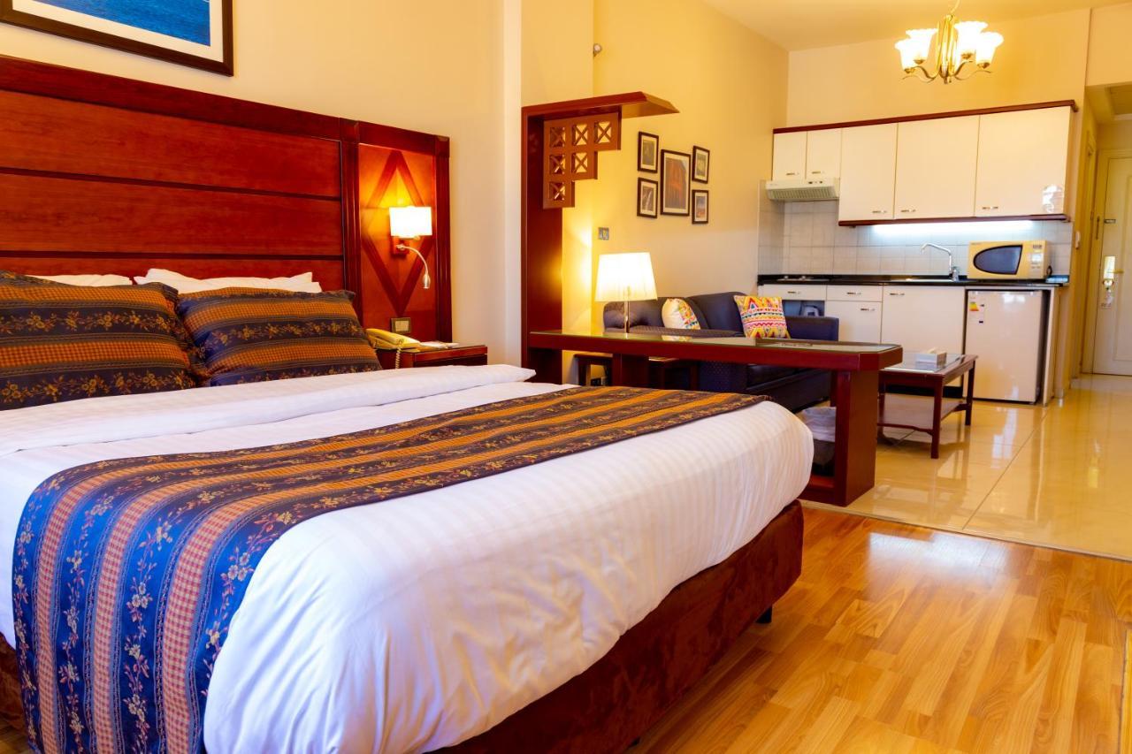 Comfort Hotel Suites Amman Exterior photo