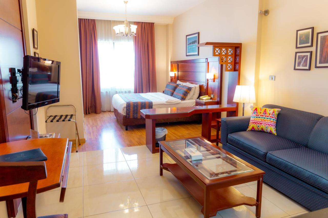 Comfort Hotel Suites Amman Exterior photo