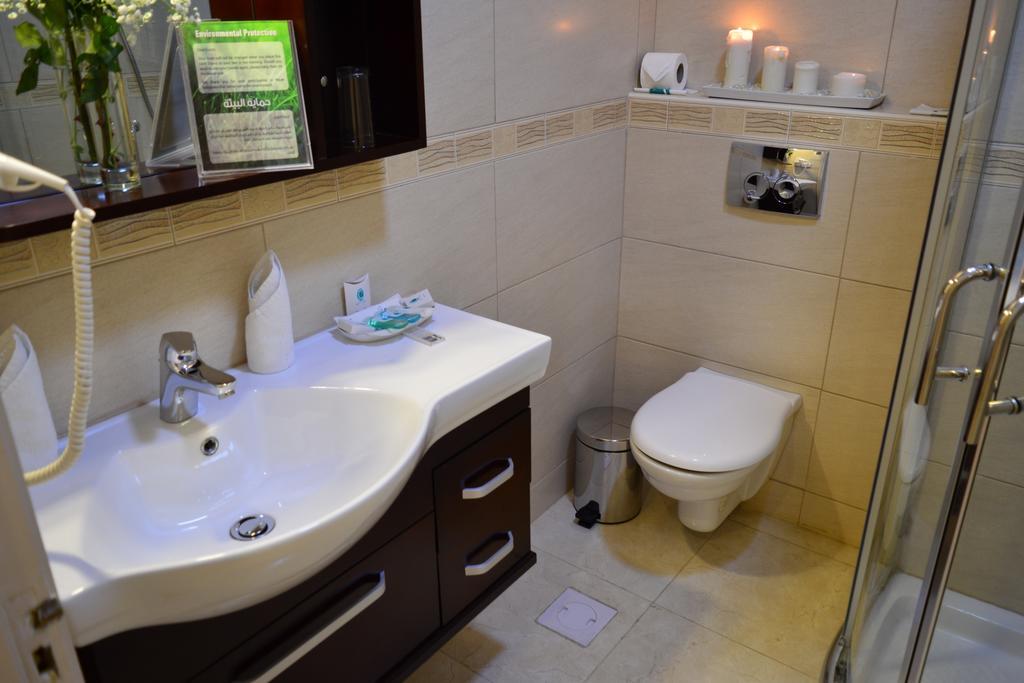 Comfort Hotel Suites Amman Exterior photo