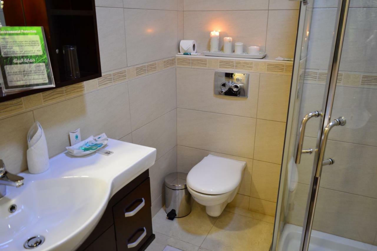 Comfort Hotel Suites Amman Exterior photo