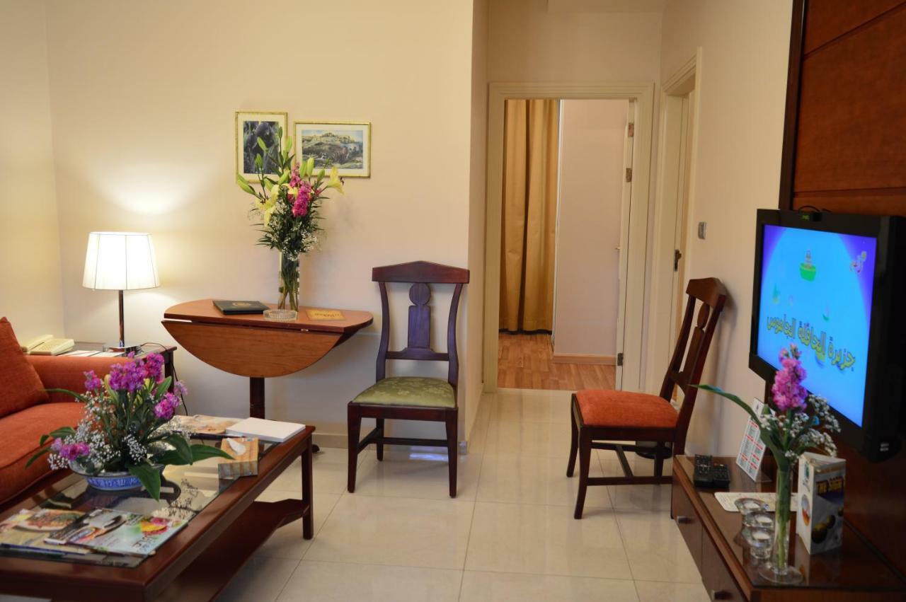 Comfort Hotel Suites Amman Exterior photo