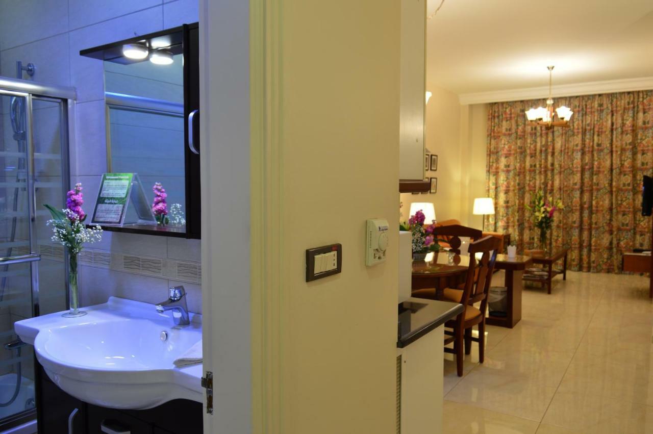 Comfort Hotel Suites Amman Exterior photo